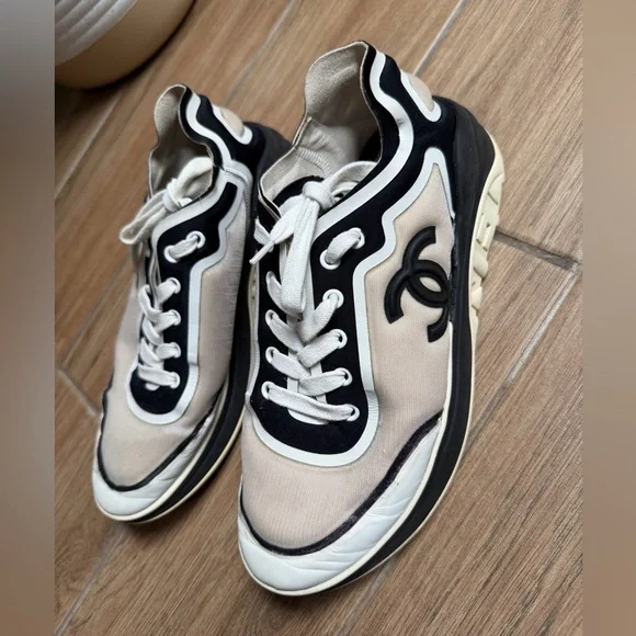 Authentic CHANEL White and Black Active Sneakers - Picture 2 of 12